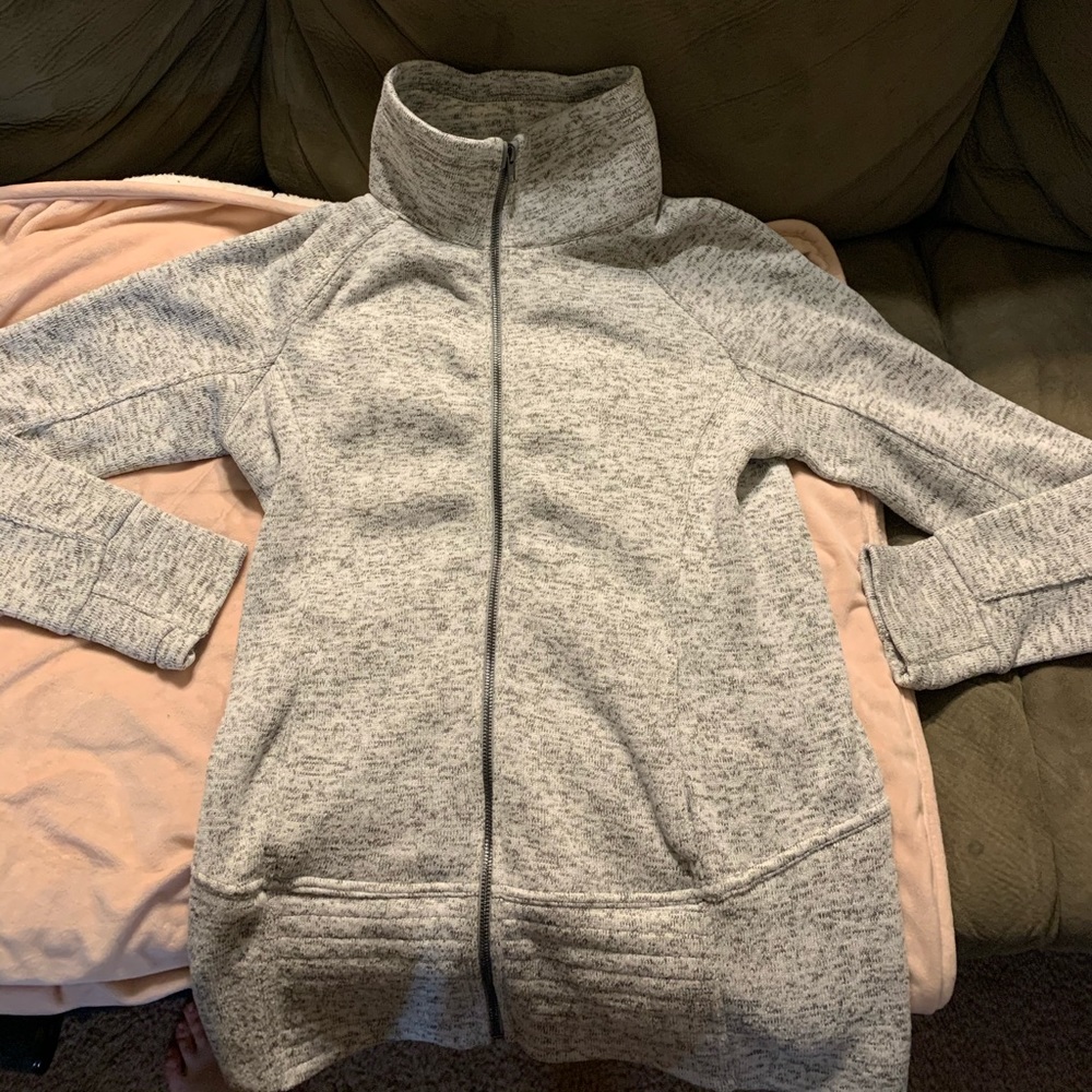 Thread and supply zip up